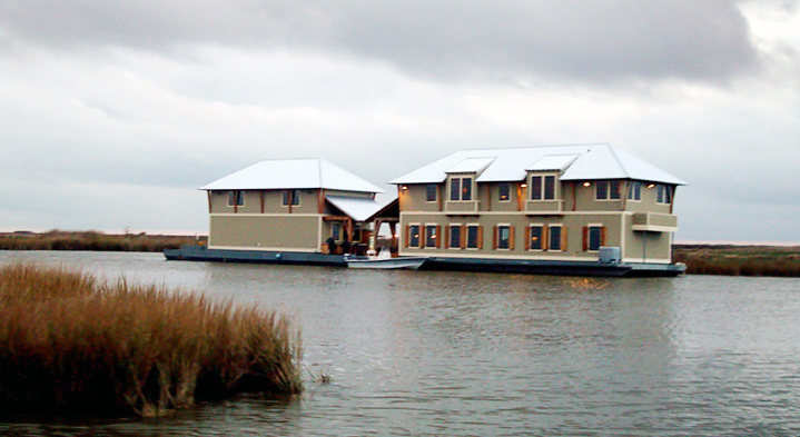 Barge-Exterior